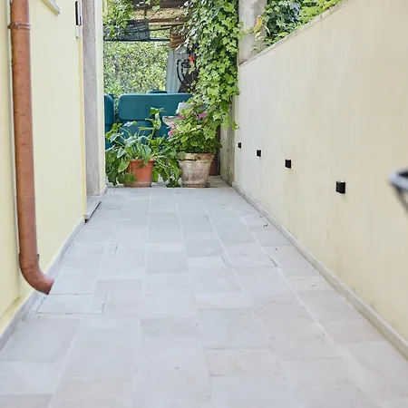 Amare - Il Battito Del Mare A Due Passi 4*