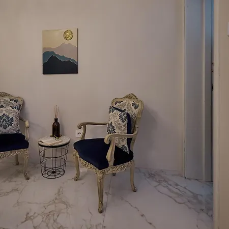 住宿加早餐酒店 Amare - Il Battito Del Mare A Due Passi 朱利亚诺瓦