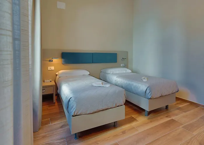 Amare - Il Battito Del Mare A Due Passi 4*