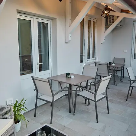 Amare - Il Battito Del Mare A Due Passi