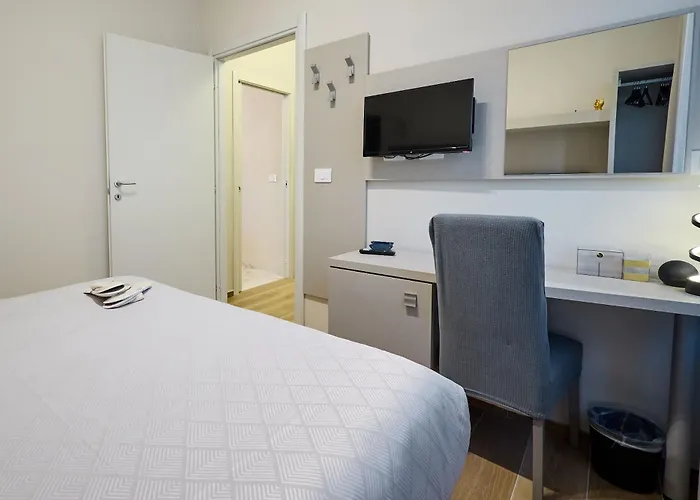 Alojamento de Acomodação e Pequeno-almoço Amare - Il Battito Del Mare A Due Passi 4*